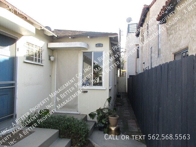 Building Photo - 48 Roycroft-