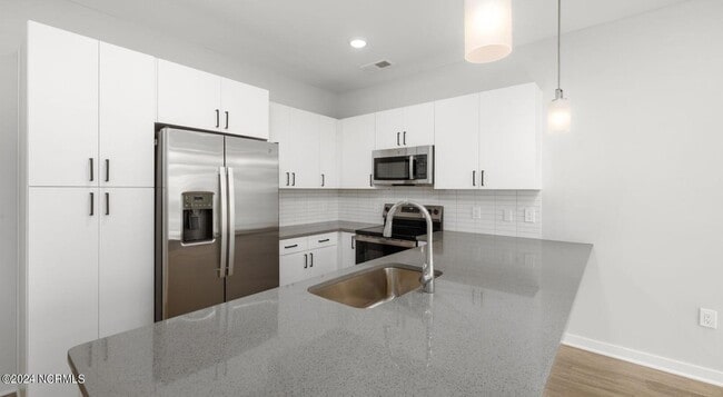 Foto del edificio - 8067 Purchase Ne Pl