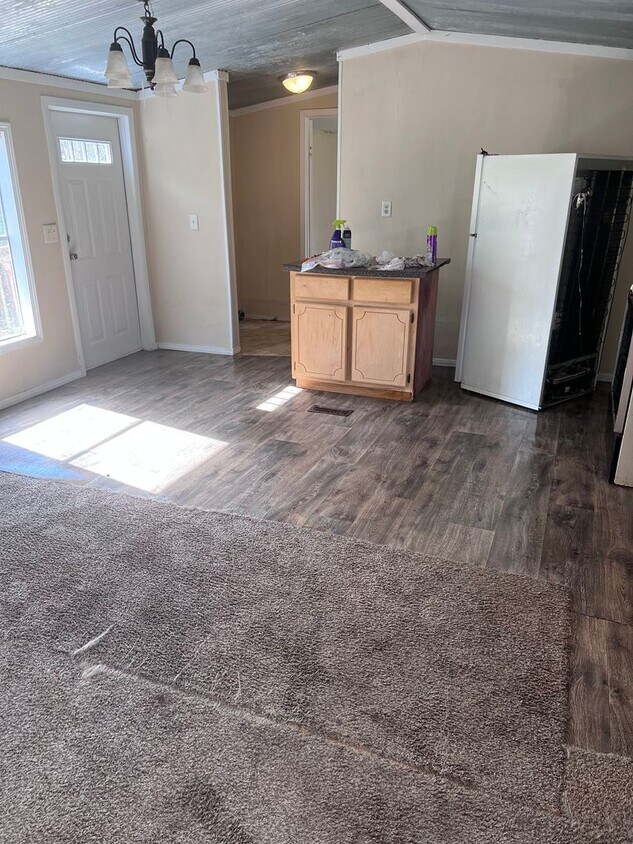 Foto del edificio - 2 Bedroom  Home -ALL UTILITIES INCLUDED!