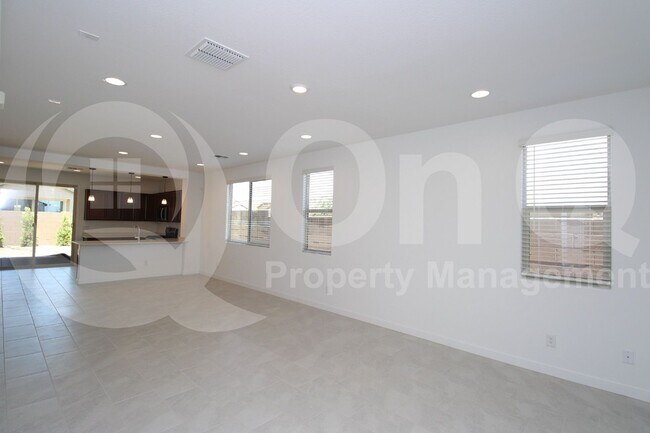 Building Photo - 9432 W Roma Ave