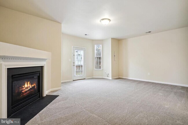 Foto del edificio - 4331 Golden Gate Way