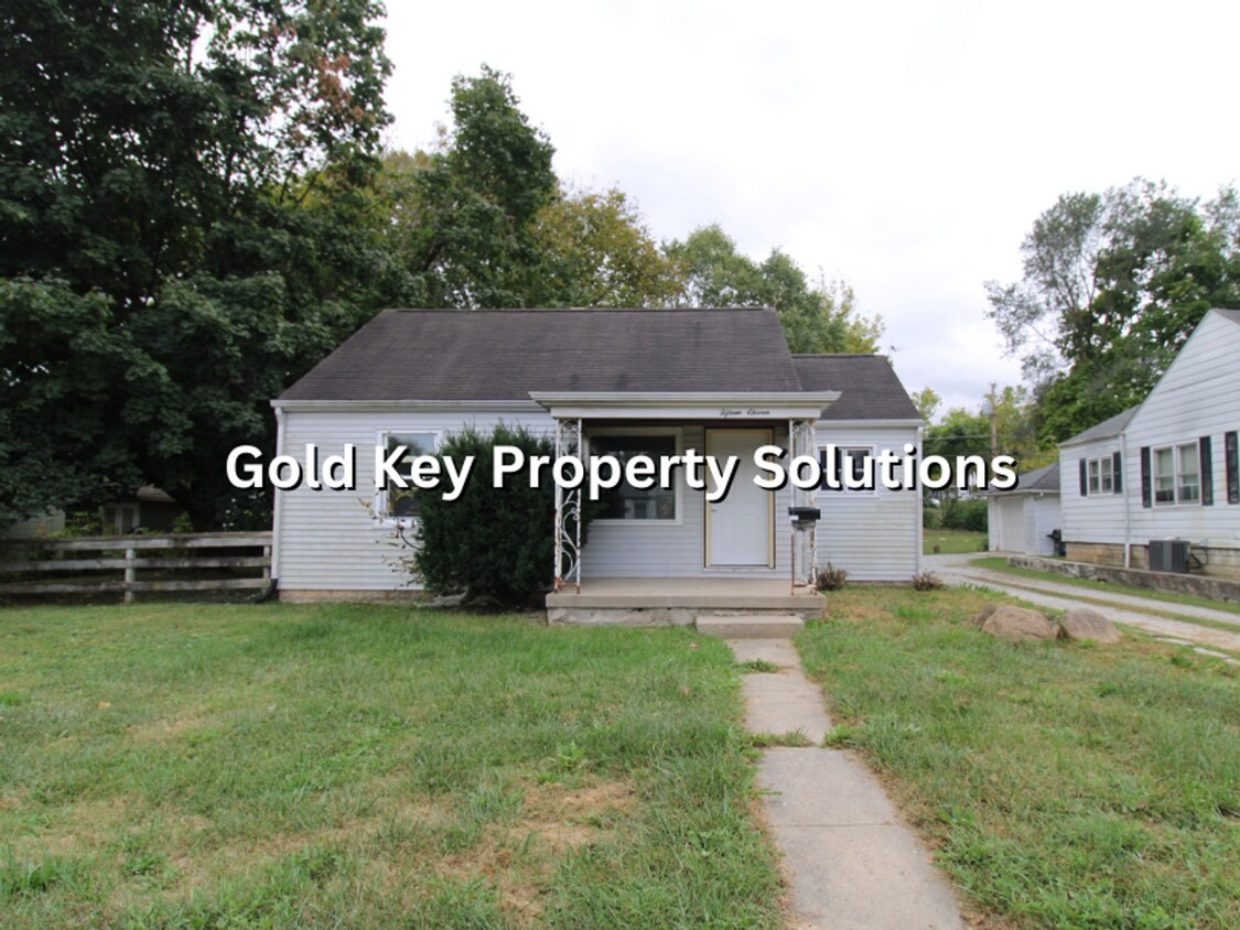 Foto principal - Attractive 2 BR 1 BA House with Garage and...