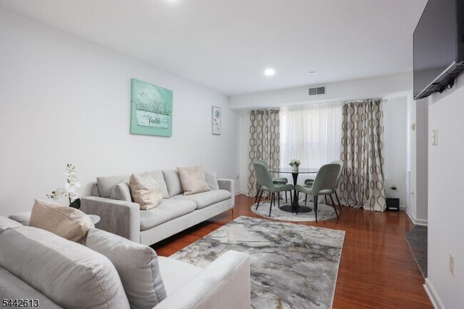 Foto del edificio - 1130 Fairmount Ave