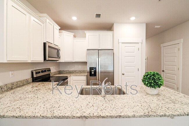 Building Photo - 1646 Iroquois Ct