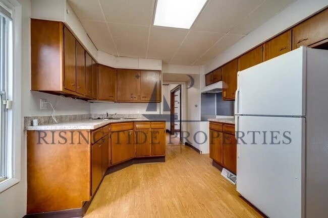 Building Photo - 707 Carlisle Ave