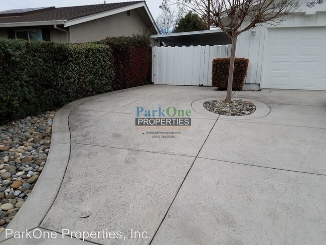 Building Photo - 3255 McKean Dr