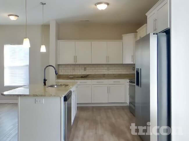 Building Photo - 197 Altondale Dr