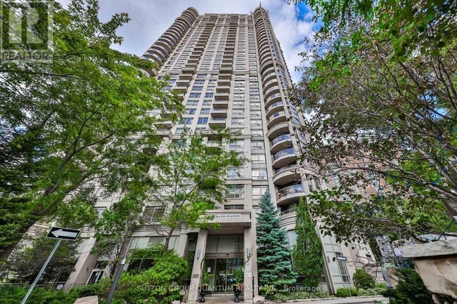 Building Photo - 310 Burnhamthorpe Rd W