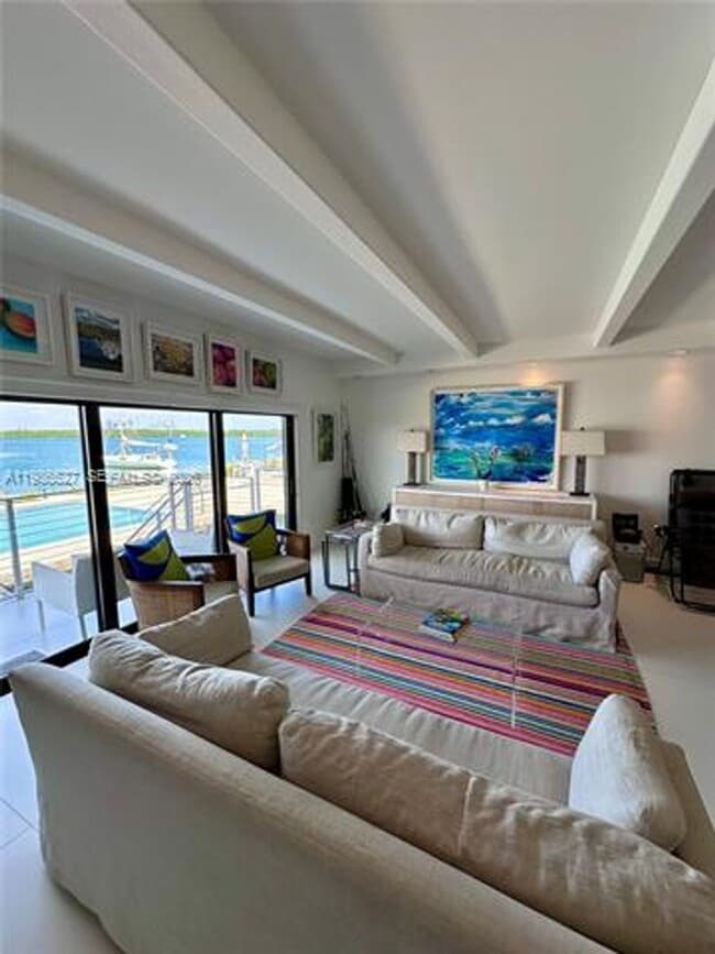 Foto del edificio - 166 Harbor Dr