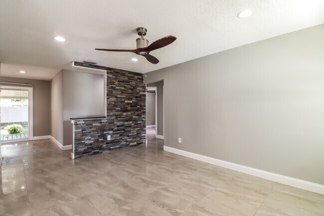 Foto del edificio - 3713 37th St N