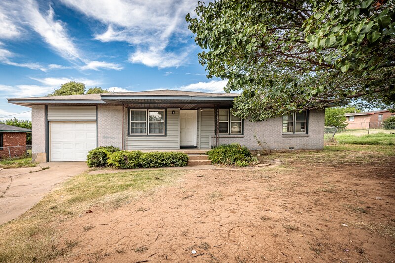 Foto principal - 3505 NW Lincoln Ave
