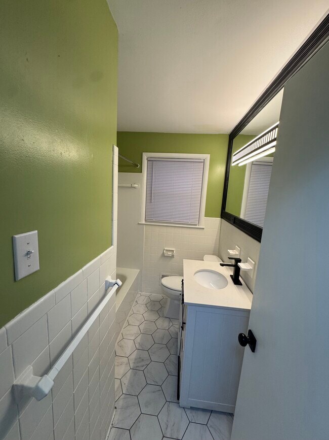 Baño - 7903 Canna Dr
