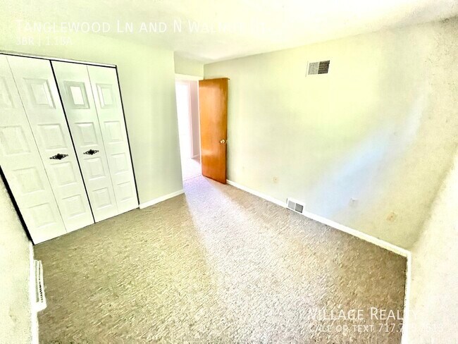 Building Photo - Spacious 3-BR Townhome in Dallastown Schoo...