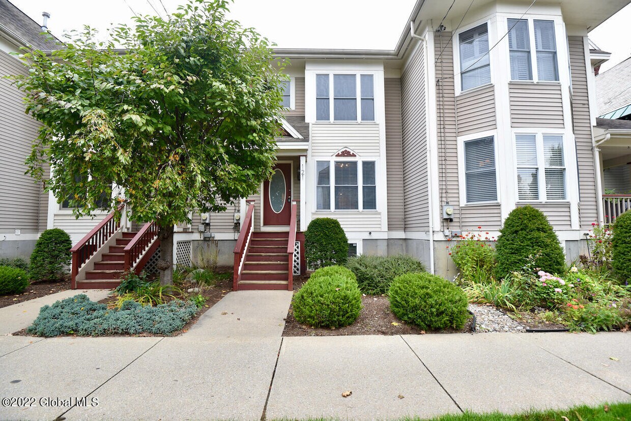 121 Grand Ave, Saratoga Springs, NY 12866 Townhome Rentals in Saratoga Springs NY