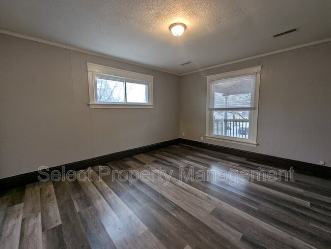 Building Photo - 345 W Williams St