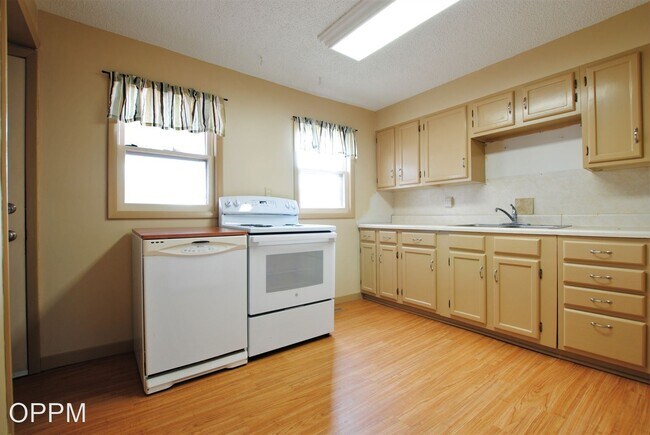 Building Photo - 3 br, 2 bath House - 713 Hickory St