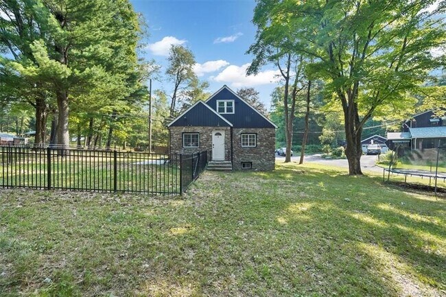 Building Photo - 3 Boyles Ct
