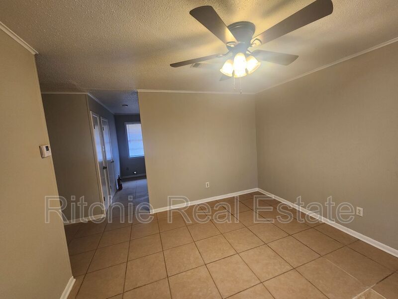Primary Photo - 416 Forest Ave