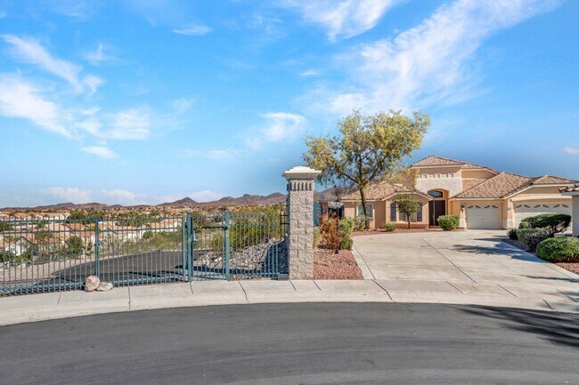 Foto del edificio - 4 bed, 2.5 bath single-story home in the g...