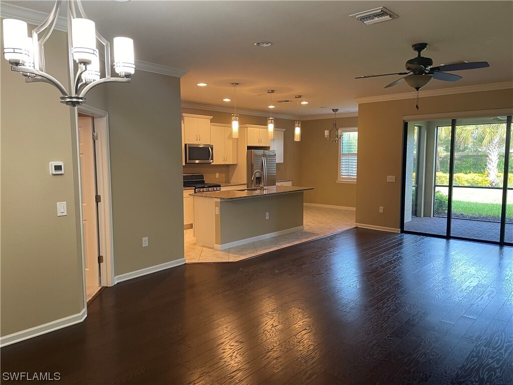Primary Photo - 16117 Camden Lakes Cir