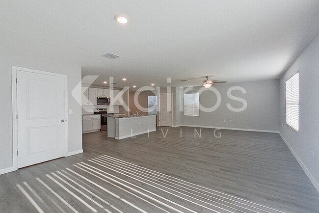 Building Photo - 8614 SW 43rd Ter