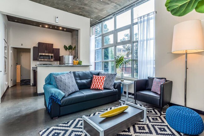 Foto del edificio - 800 W Marietta St NW