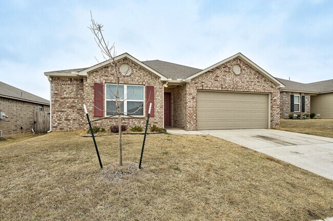 Building Photo - **Move-In Special of $500 off the first mo...