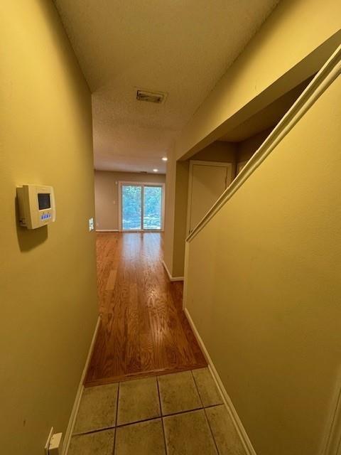 Foto del edificio - 122 S Island Square Dr