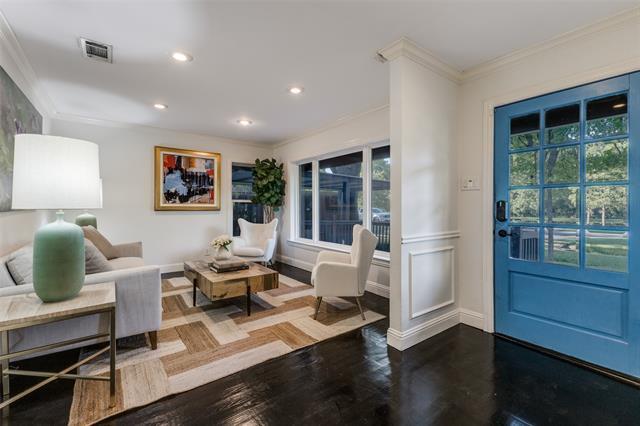 Foto del edificio - 3778 Shorecrest Dr