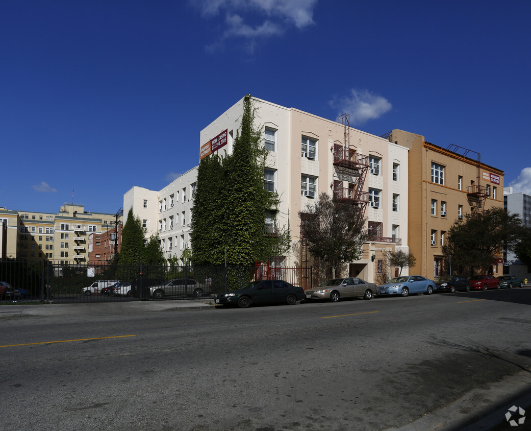 Primary Photo - Mariposa Apartments