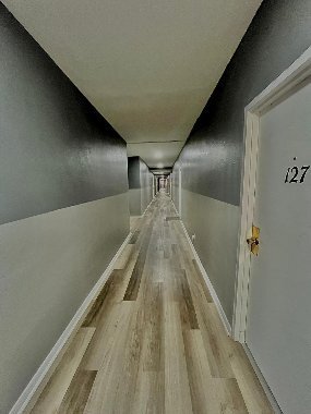 Building Photo - 111 S Summit St