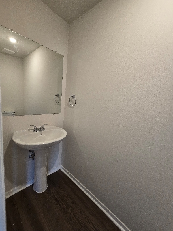 Building Photo - 1406 E Piedmont Ct