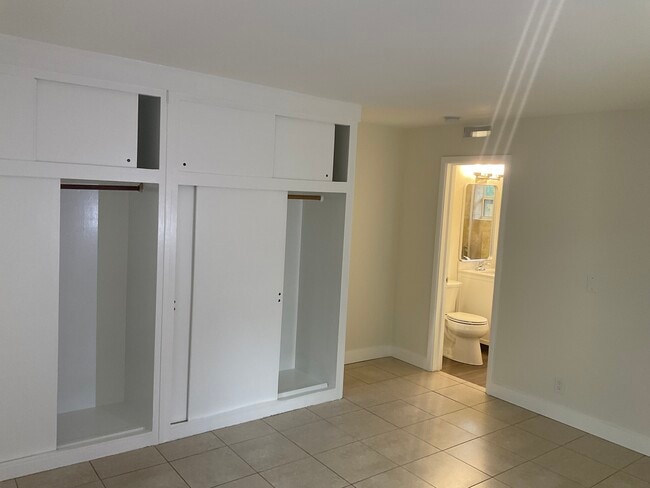 Building Photo - 425 Avenida Hermosa