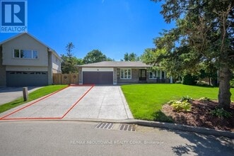 Building Photo - 2444 Woburn Crescent