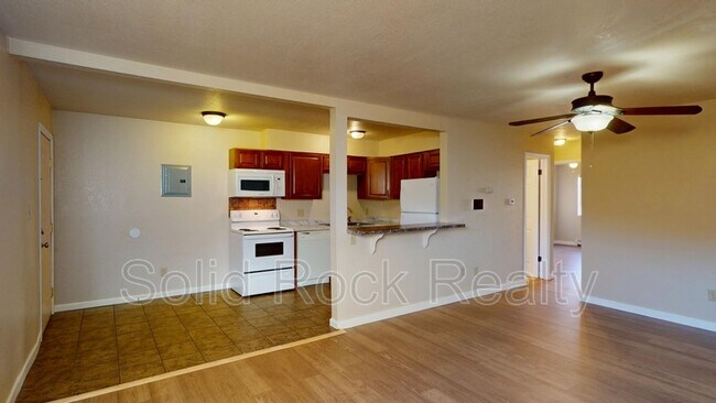 Foto del edificio - 3014 Mallard Dr