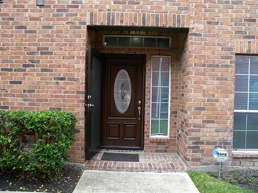 Primary Photo - 10932 Chazenwood Dr