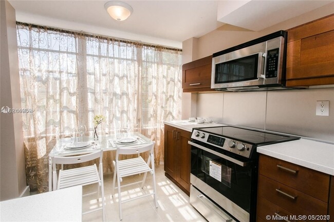 Building Photo - 250  180th Dr 455 Sunny Isles Beach Fl 33160