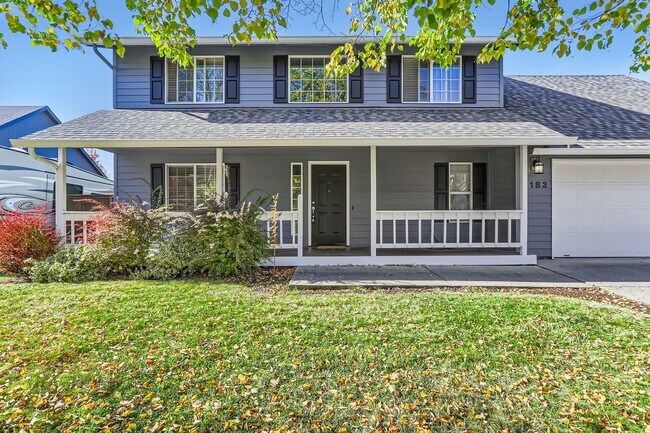 Building Photo - Charming 3-Bedroom Home in Hillsboro: Mode...