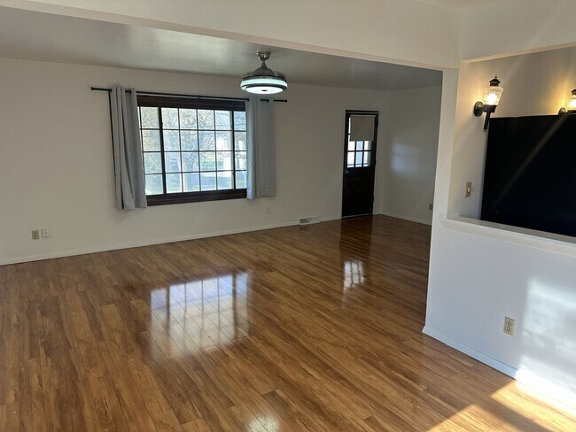 Foto del edificio - 4356-4358 S. Iowa Ave