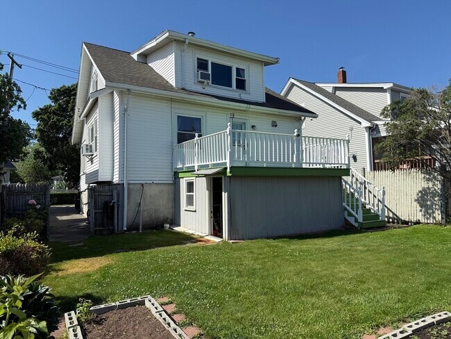 Foto del edificio - 118 Colby Rd