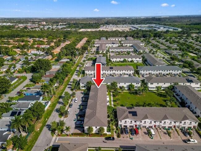 Foto del edificio - 757 SW 11th St