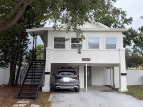 Building Photo - 2238 Quincy St S