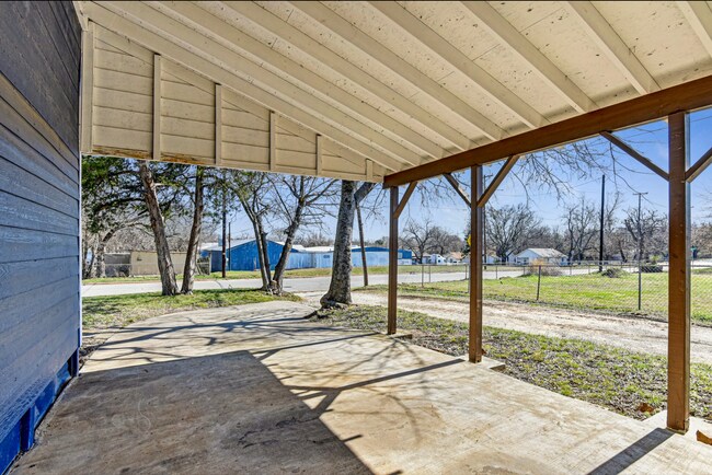 Building Photo - 1303 S Scullin Ave