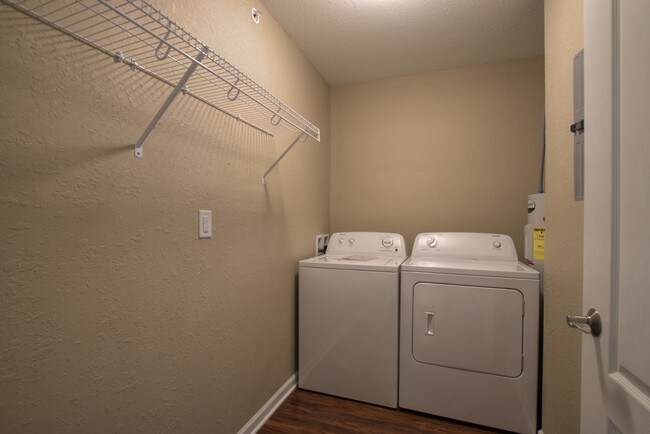 Foto del edificio - Southwind Prairie Apartments