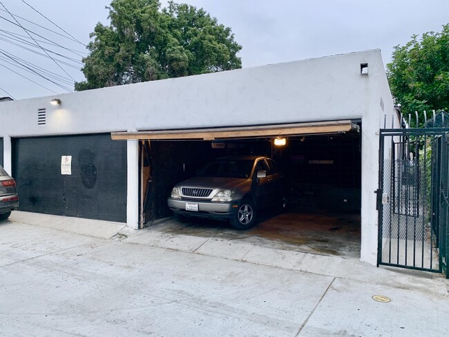 Building Photo - 4069 Chamoune Ave