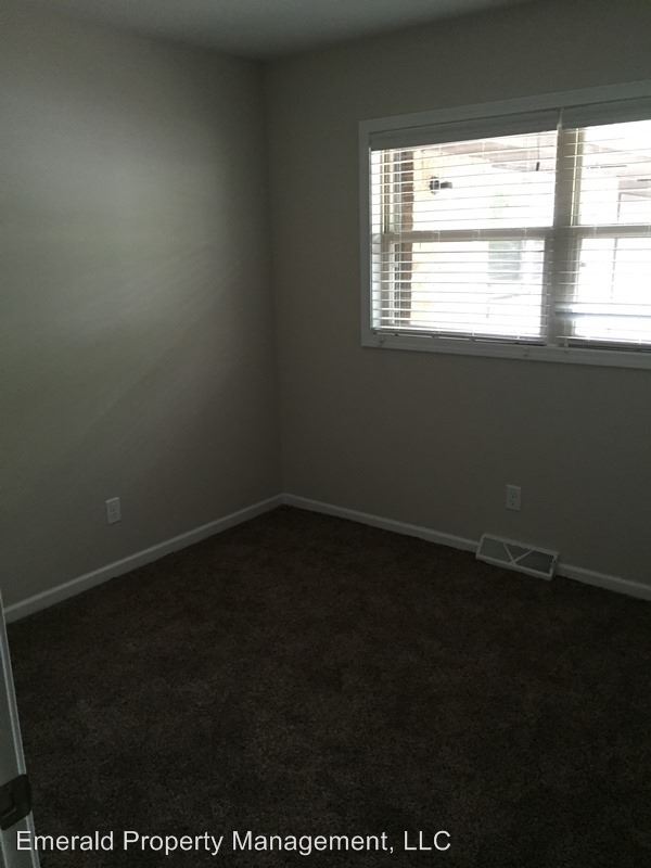 Building Photo - 1736 Vaughn Dr