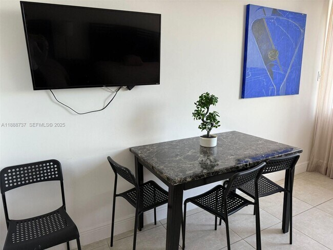 Foto del edificio - 19201 Collins Ave