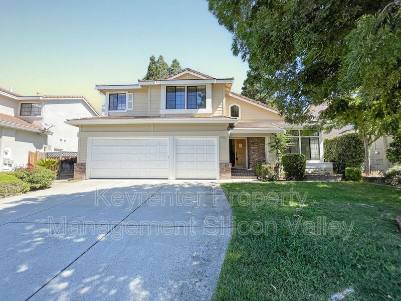 Primary Photo - 16580 Trail Dr