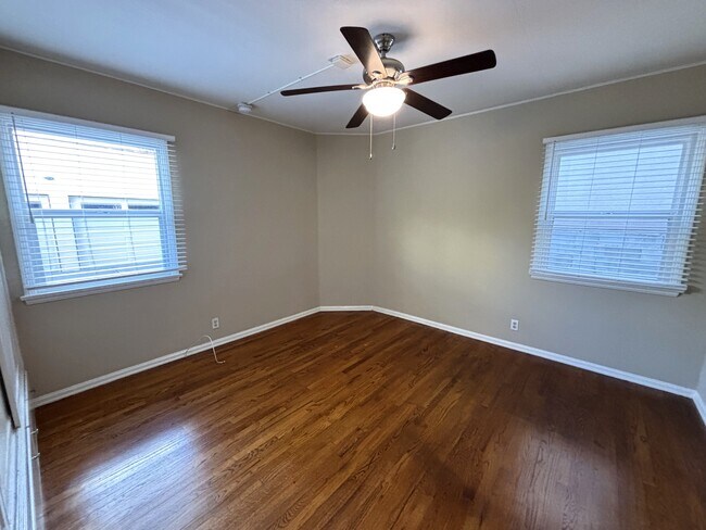 Foto del edificio - 10620 Holman Ave