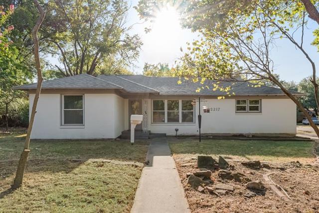 Foto del edificio - 2217 Glenwood Ln